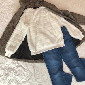 Faux fur quilted white sweater